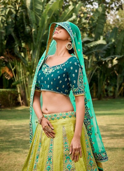 Banarasi Lehengas at Low Prices for Boutiques and Fashion Startups in Surat