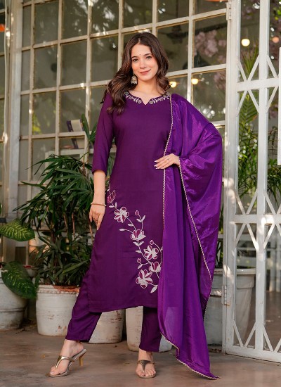 Chic and Trendy Designer Fabrics for Fashion Enthusiasts in Surat