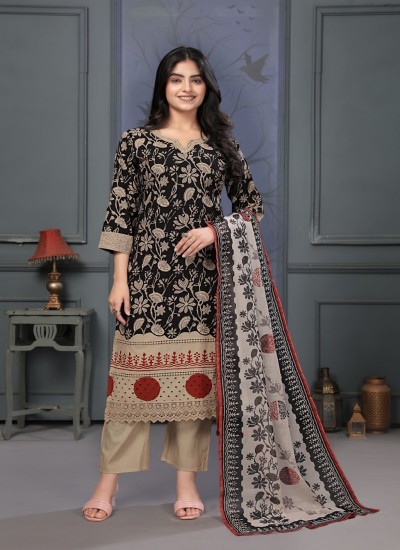 Elegant Half Sleeve Pakistani Fancy Kurti with Beautiful Intricate Embellishments in Surat