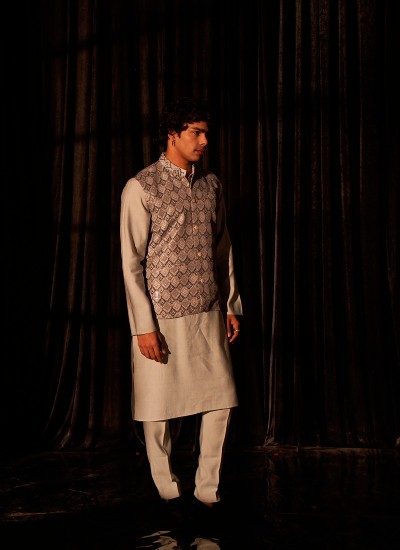 Fashionable Mens Kurtas Wholesale from Surat Best Quality in Surat
