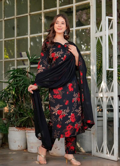 Fresh and Fashionable Dress Fabrics for You in Surat