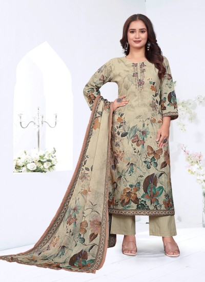 Intricately Detailed Pakistani Fancy Suit with Elegant Patterns in Surat