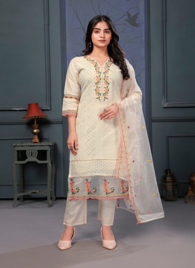 Ladies Net Kurtis with Delicate Elegance for a Sophisticated Look in Surat