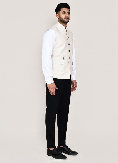 Retailers Buy Mens Kurtas in Bulk from Surat at Low Prices in Surat