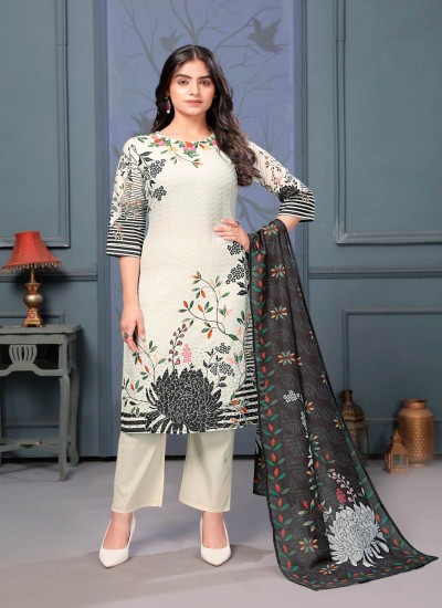 Shop Chikan Kari Kurtis with Traditional Elegance and Craftsmanship in Surat