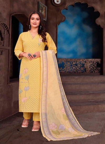 Shop Chikan Kari Kurtis with Traditional Elegance and Craftsmanship in Surat