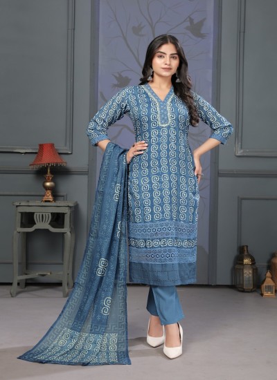 Shop Exquisite Kashmiri Designer Fancy Kurti with Elegant Detailing in Surat