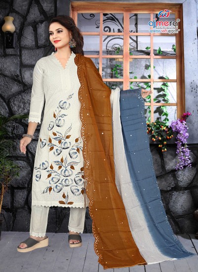 Timeless Lakhnavi Kurti Featuring Intricate Chikankari Embroidery in Surat