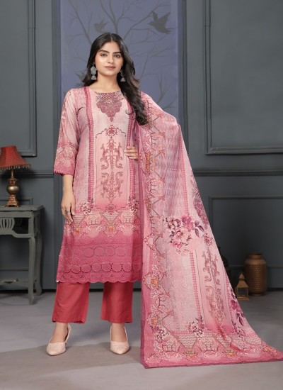 Traditional Touch on Elegant Pakistani Lawn Suit for Timeless Style in Surat